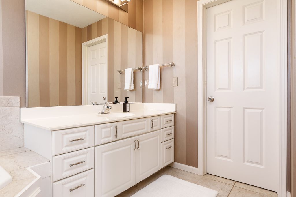 Image 49 of property listing at 486 Trent Lane, Loves Park, IL 61111