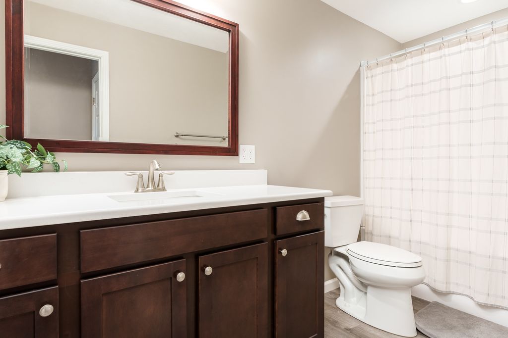 Image 59 of property listing at 486 Trent Lane, Loves Park, IL 61111