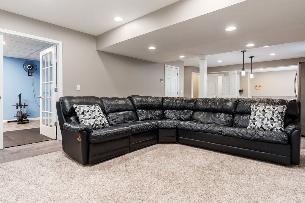 Image 62 of property listing at 486 Trent Lane, Loves Park, IL 61111