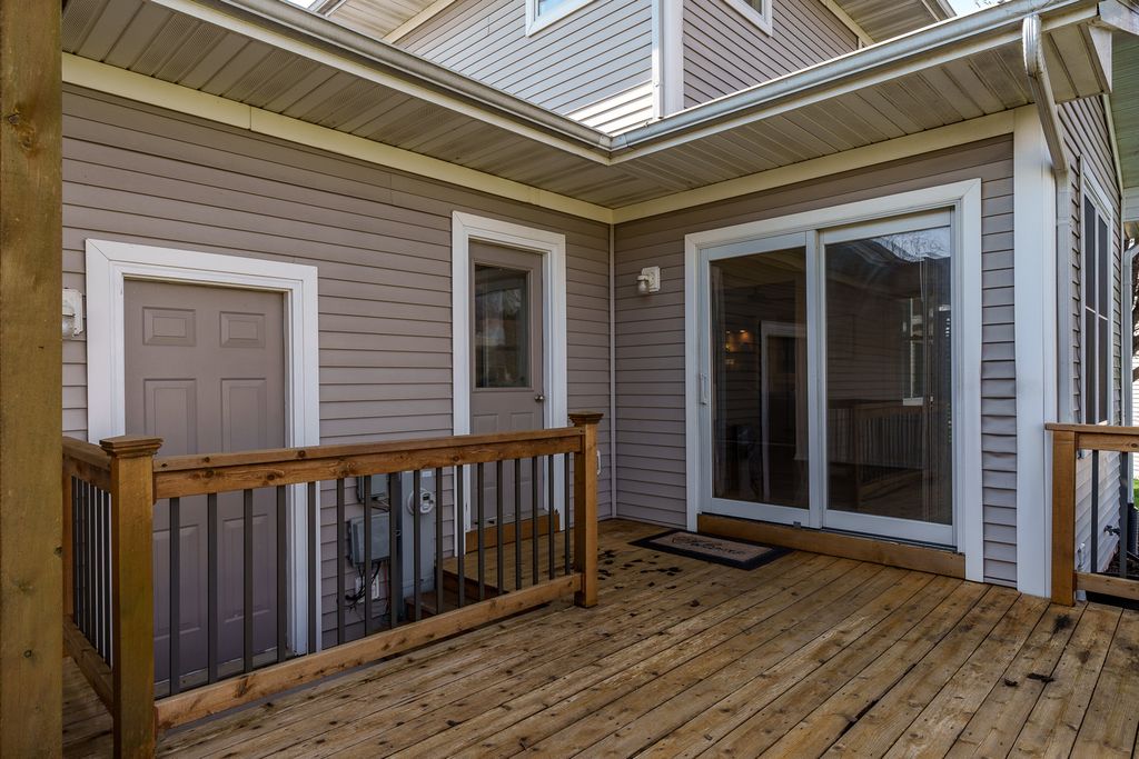 Image 9 of property listing at 486 Trent Lane, Loves Park, IL 61111