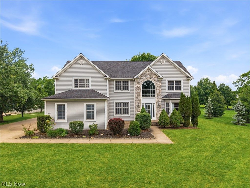 11678 Dunham Road, Sagamore Hills, OH 44067
