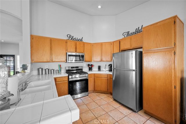 13760 Meadow Court, Fontana, CA 92337