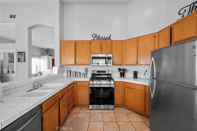 13760 Meadow Court, Fontana, CA 92337