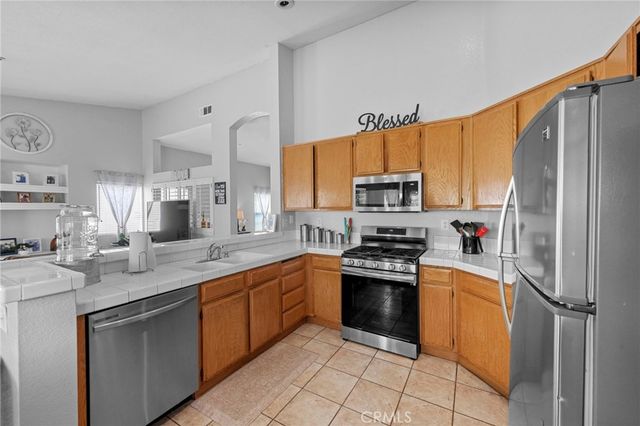 13760 Meadow Court, Fontana, CA 92337