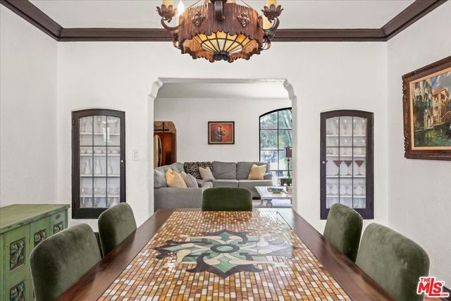 6119 Del Valle Drive, Los Angeles, CA 90048