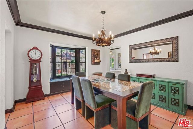 6119 Del Valle Drive, Los Angeles, CA 90048