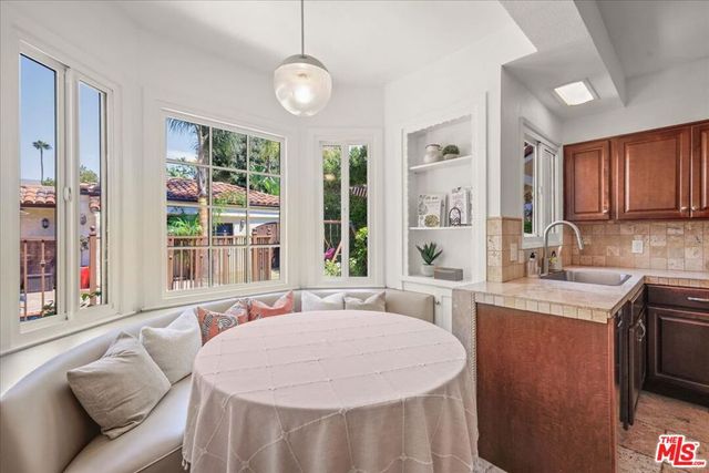 6119 Del Valle Drive, Los Angeles, CA 90048