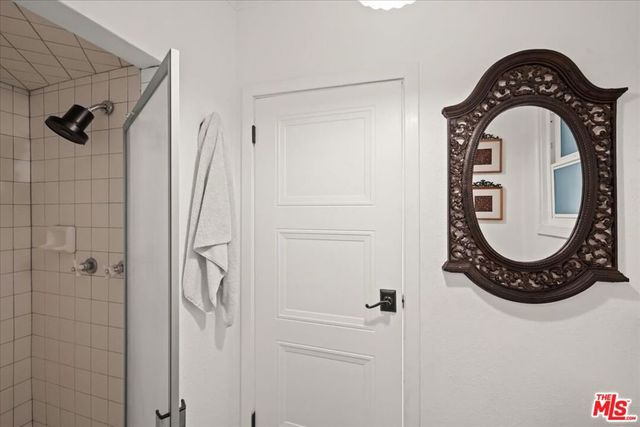 6119 Del Valle Drive, Los Angeles, CA 90048