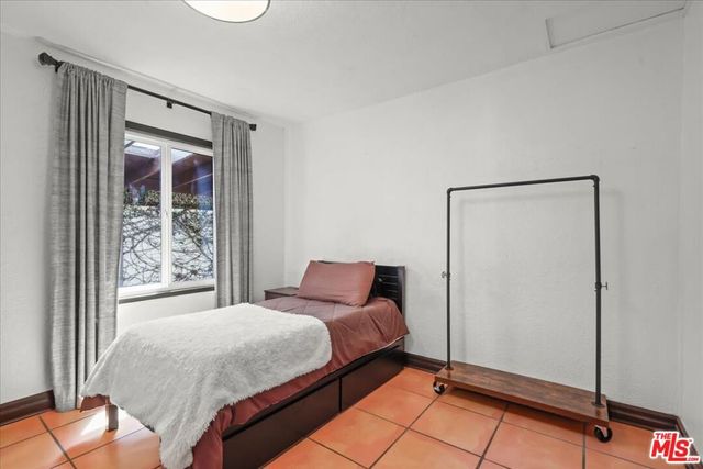 6119 Del Valle Drive, Los Angeles, CA 90048