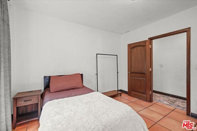 6119 Del Valle Drive, Los Angeles, CA 90048