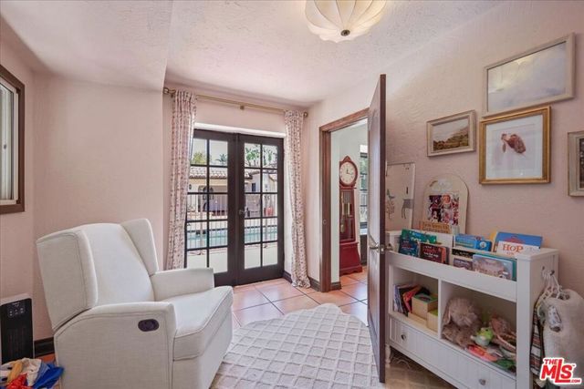 6119 Del Valle Drive, Los Angeles, CA 90048