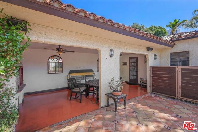 6119 Del Valle Drive, Los Angeles, CA 90048
