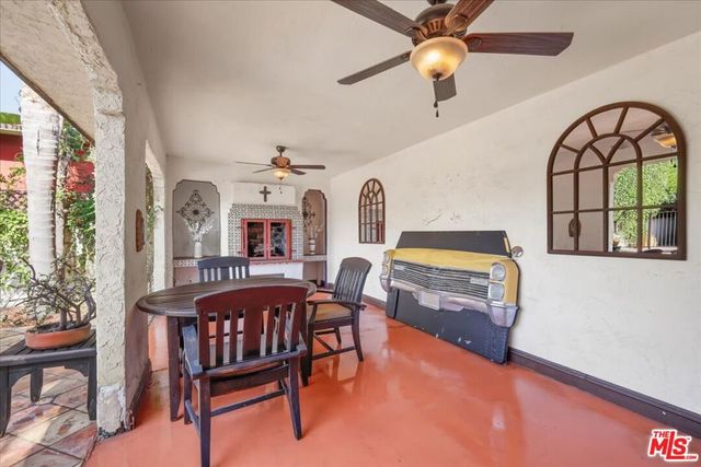 6119 Del Valle Drive, Los Angeles, CA 90048