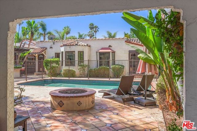 6119 Del Valle Drive, Los Angeles, CA 90048