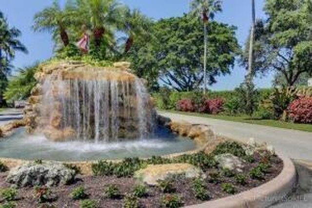 229 Walton Heath Drive, Atlantis, FL 33462