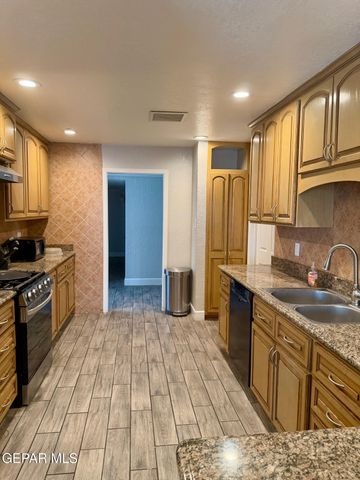 4921 VISTA GRANDE Circle, El Paso, TX 79922