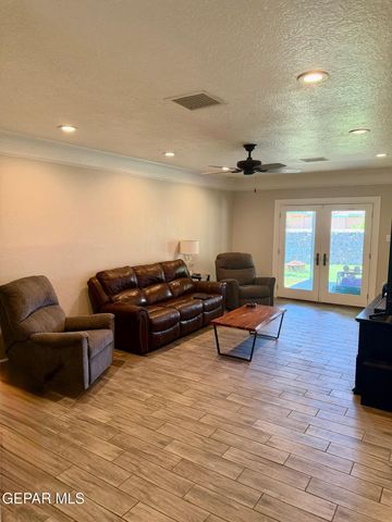4921 VISTA GRANDE Circle, El Paso, TX 79922