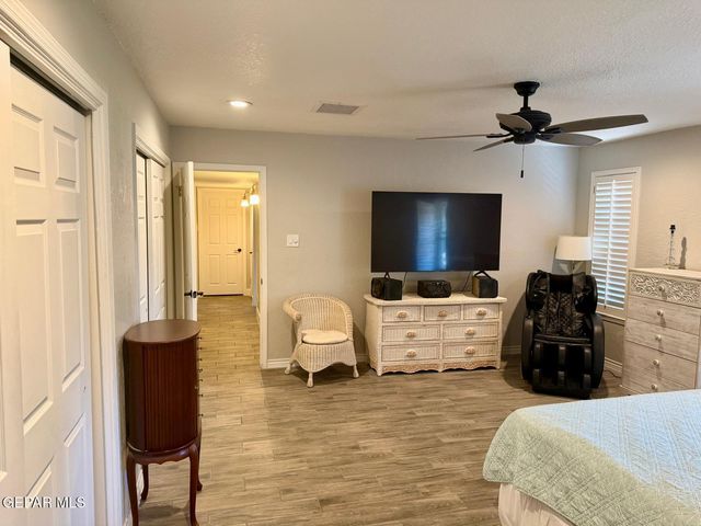 4921 VISTA GRANDE Circle, El Paso, TX 79922
