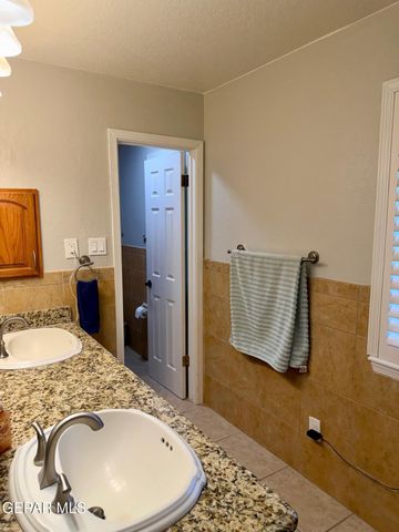 4921 VISTA GRANDE Circle, El Paso, TX 79922