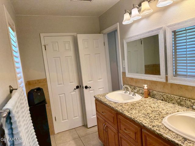 4921 VISTA GRANDE Circle, El Paso, TX 79922