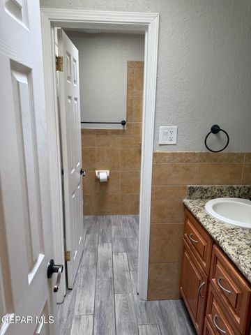 4921 VISTA GRANDE Circle, El Paso, TX 79922