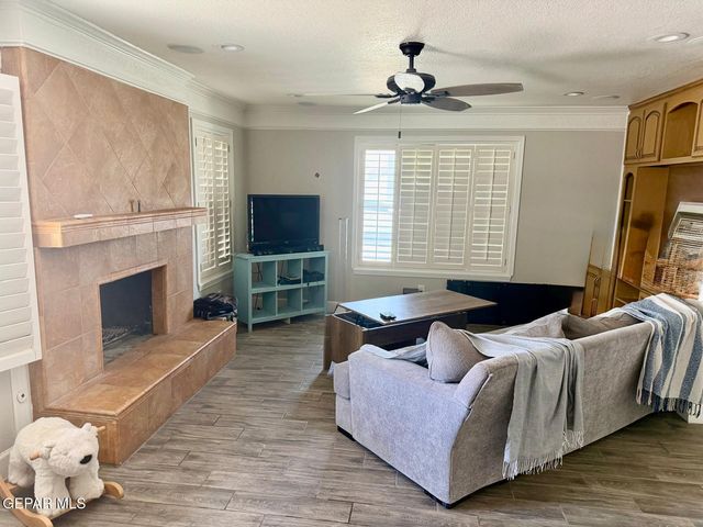 4921 VISTA GRANDE Circle, El Paso, TX 79922