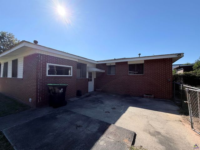 118 Meadowcliff Circle, Warner Robins, GA 31093