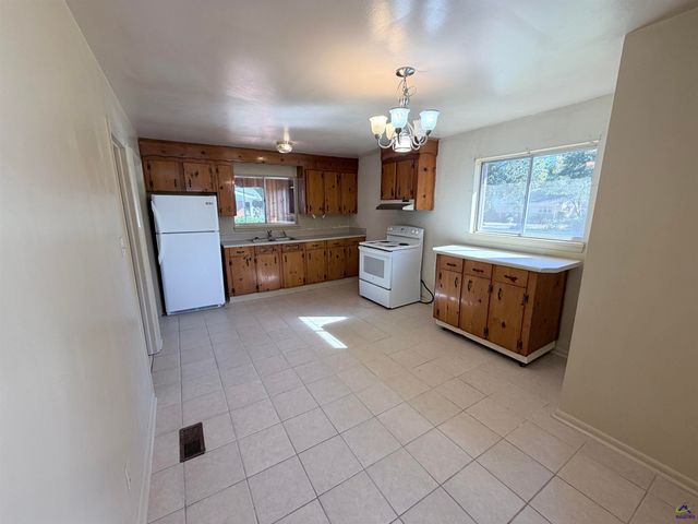 118 Meadowcliff Circle, Warner Robins, GA 31093