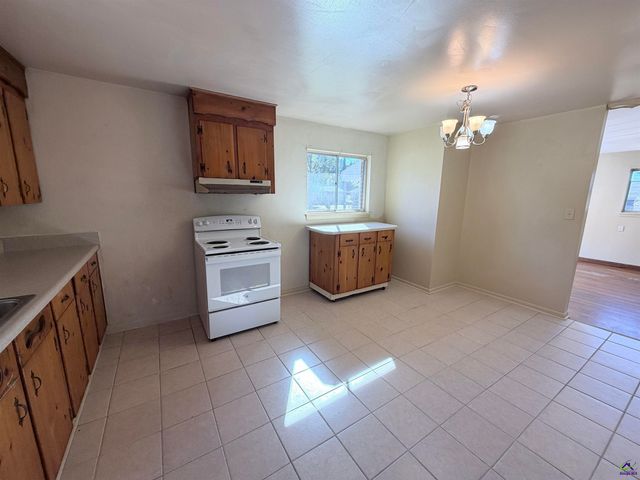 118 Meadowcliff Circle, Warner Robins, GA 31093