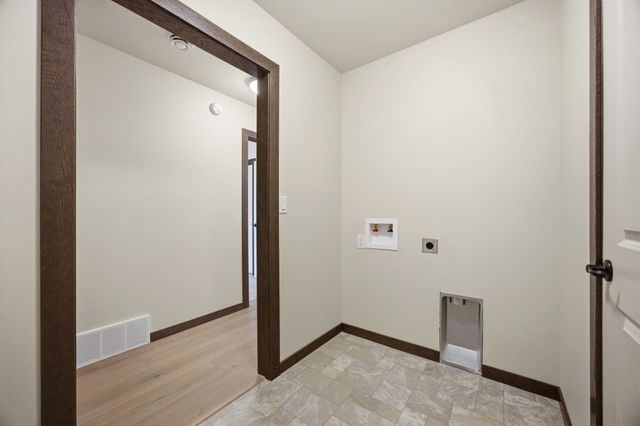 6270 21st Street S, Fargo, ND 58104