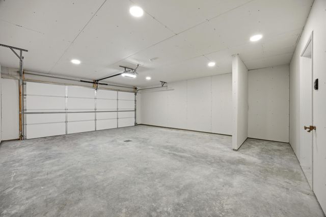 6270 21st Street S, Fargo, ND 58104