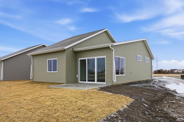 6270 21st Street S, Fargo, ND 58104