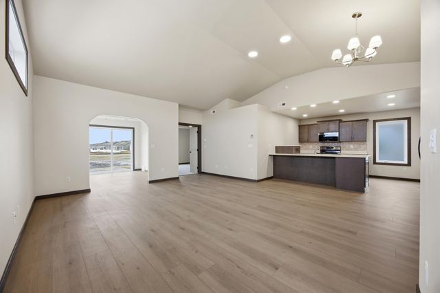 6270 21st Street S, Fargo, ND 58104