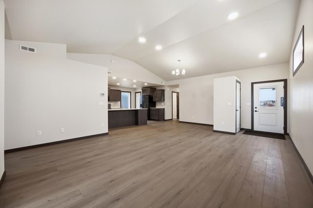 6270 21st Street S, Fargo, ND 58104