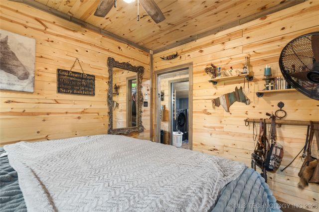 457848 E 1013 Road, Vian, OK 74962