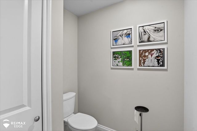 8224 Peninsula Circle, Grand Blanc, MI 48439