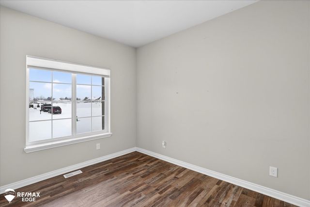 8224 Peninsula Circle, Grand Blanc, MI 48439