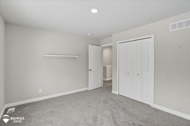 8224 Peninsula Circle, Grand Blanc, MI 48439