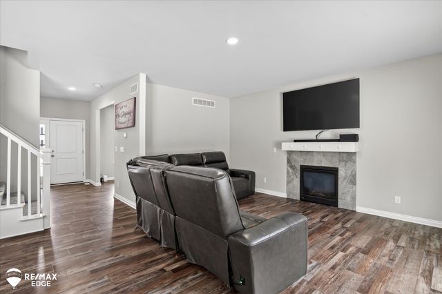 8224 Peninsula Circle, Grand Blanc, MI 48439