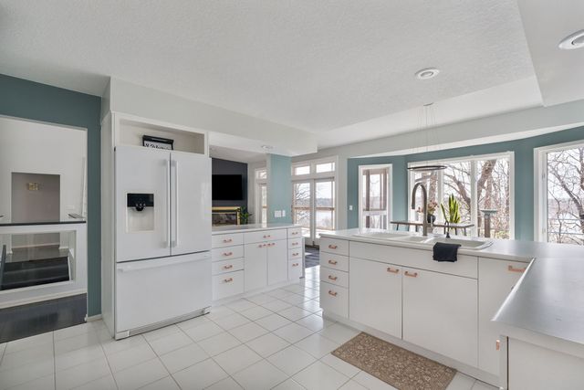 3 Walbrier Court, Leclaire, IA 52753