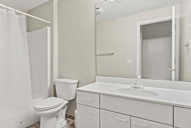 3 Walbrier Court, Leclaire, IA 52753
