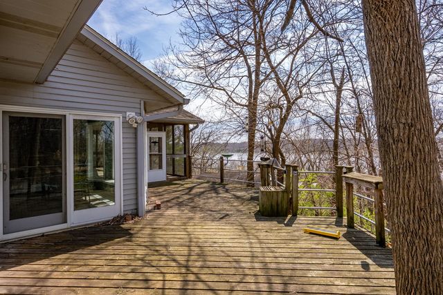 3 Walbrier Court, Leclaire, IA 52753