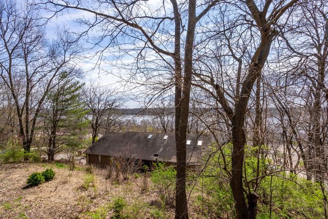 3 Walbrier Court, Leclaire, IA 52753