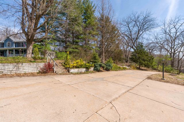 3 Walbrier Court, Leclaire, IA 52753