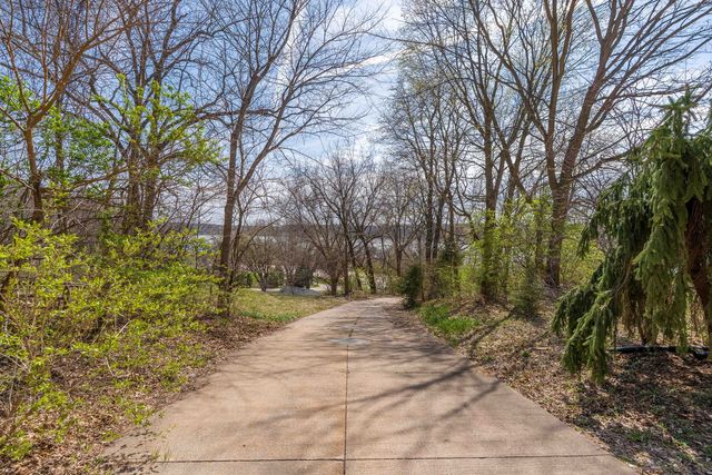 3 Walbrier Court, Leclaire, IA 52753