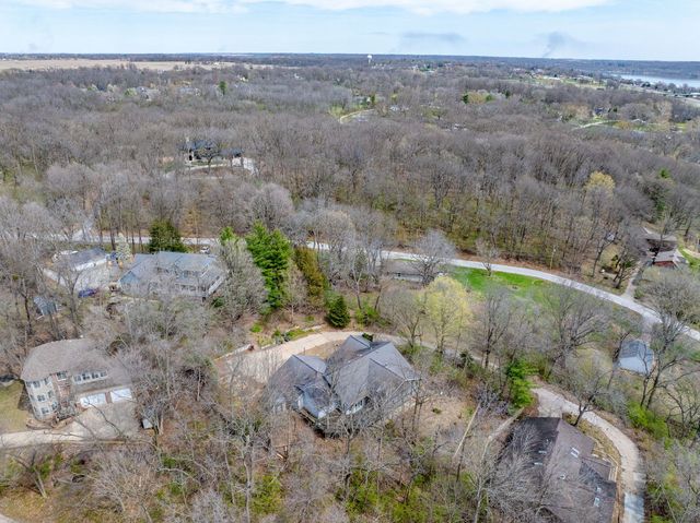 3 Walbrier Court, Leclaire, IA 52753