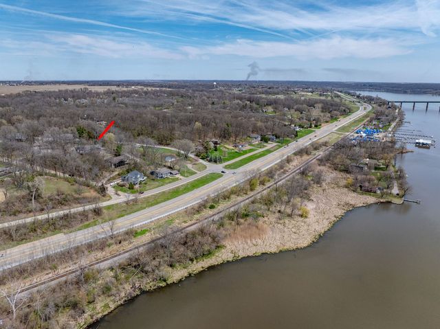 3 Walbrier Court, Leclaire, IA 52753