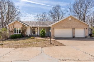 3 Walbrier Court, Leclaire, IA 52753