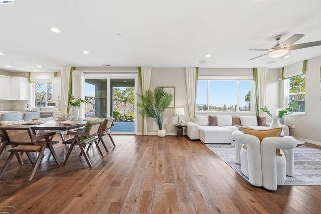 515 Tananger Heights Ln, Pleasant Hill, CA 94523