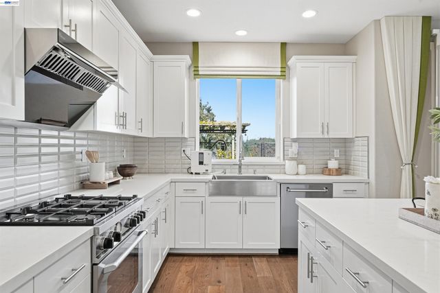 515 Tananger Heights Ln, Pleasant Hill, CA 94523